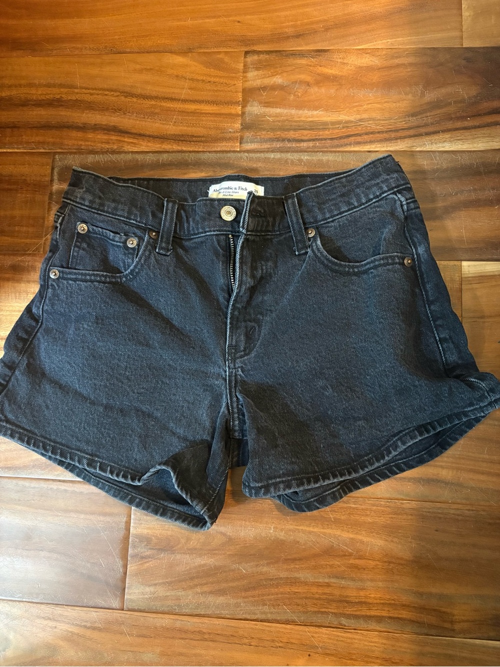 Abercrombie & Fitch A-Line Short Mid Rise Size 26 Dark Wash Denim (616)